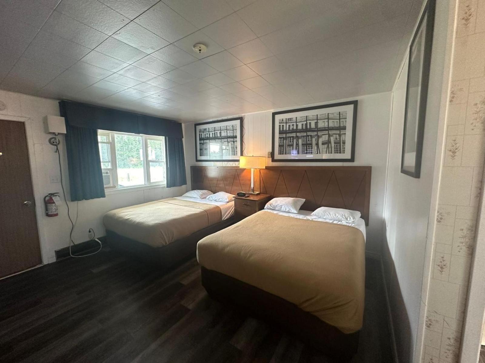Pine Ridge Motel Timmins Buitenkant foto