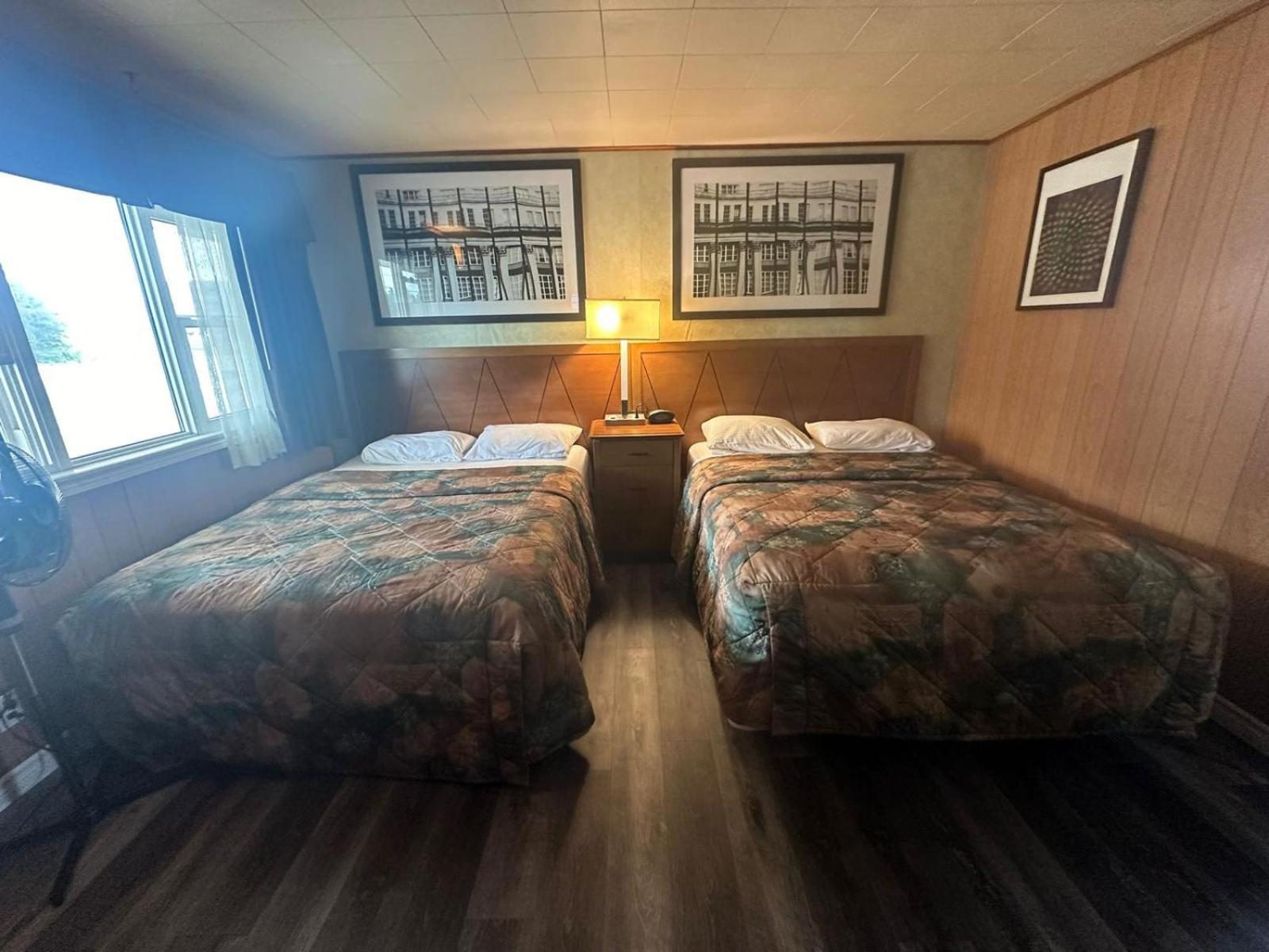 Pine Ridge Motel Timmins Buitenkant foto
