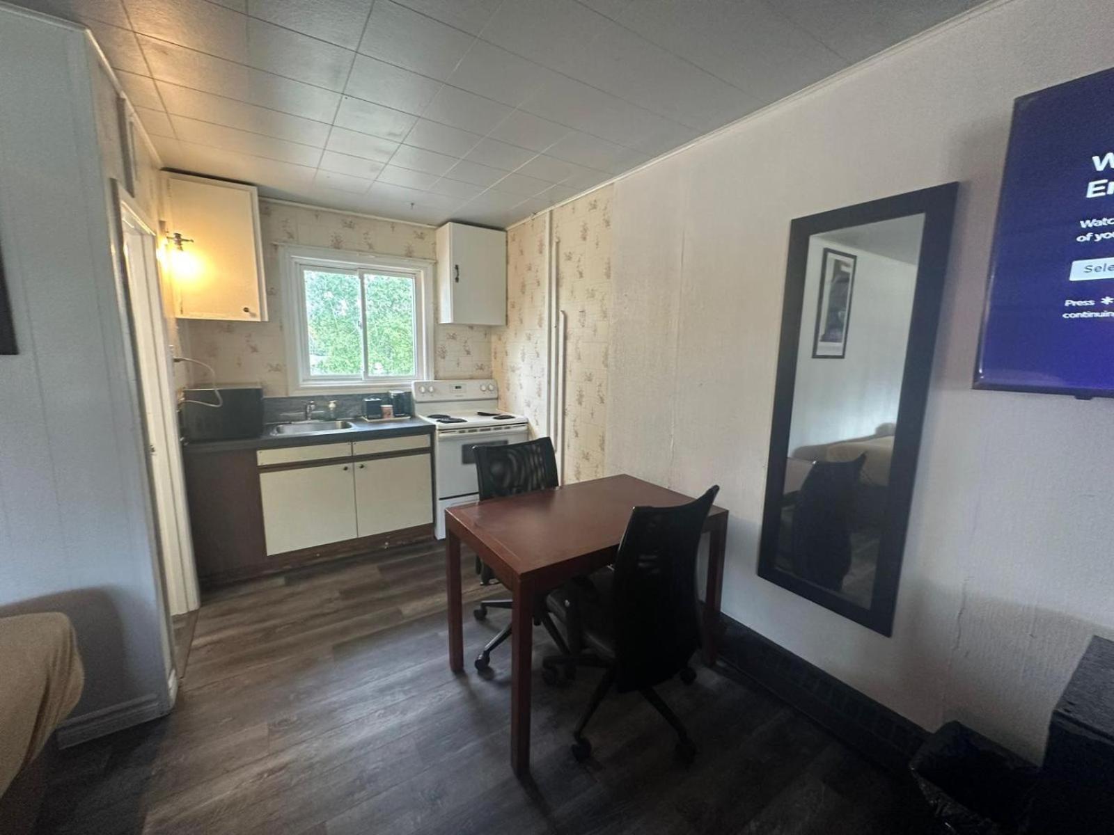Pine Ridge Motel Timmins Buitenkant foto